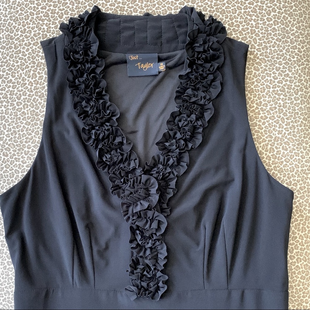 Just Taylor Sleeveless Dress